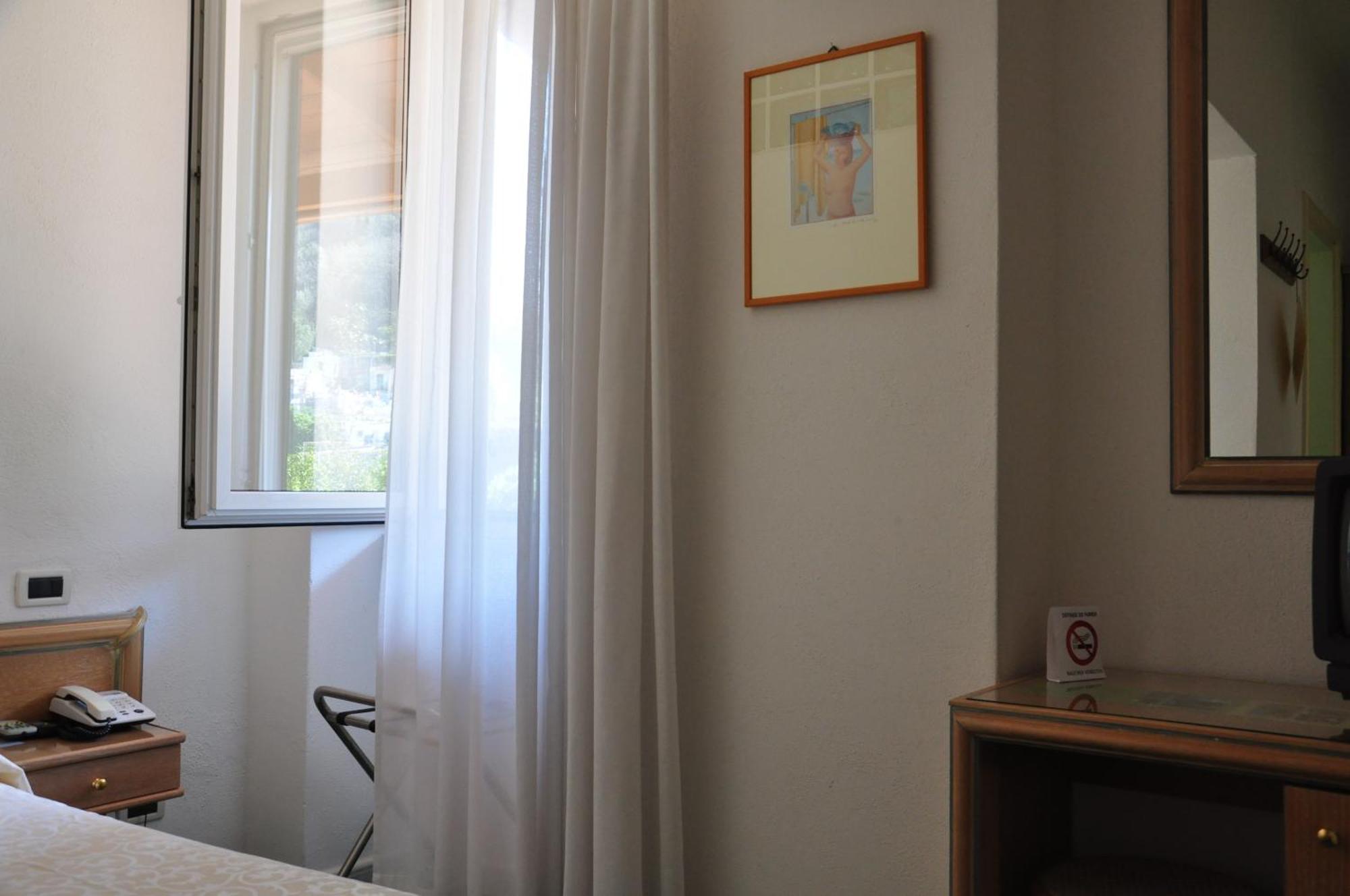 Hotel La Marticana Ischia Værelse billede