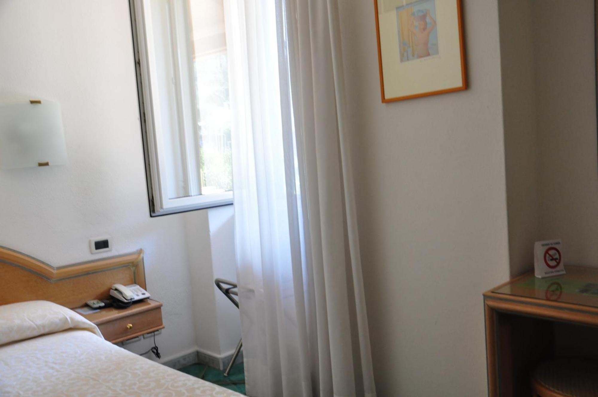 Hotel La Marticana Ischia Værelse billede